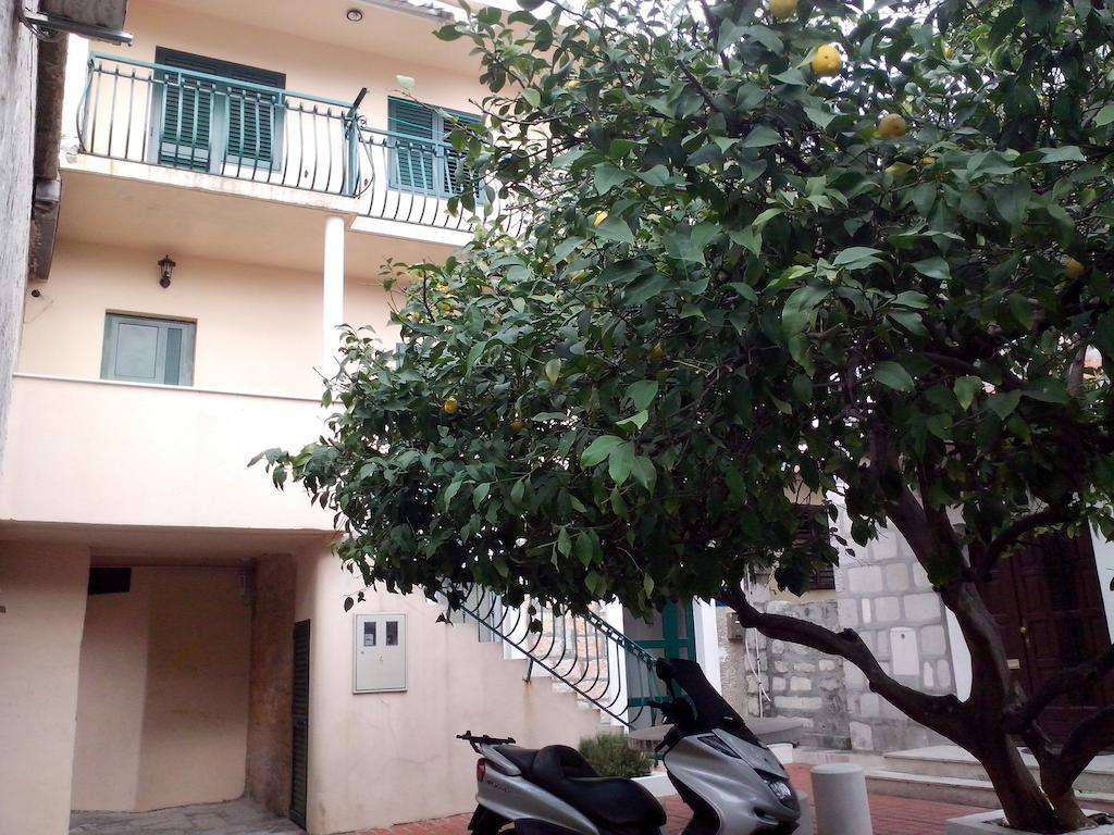 Apartments Doris Split Exterior photo